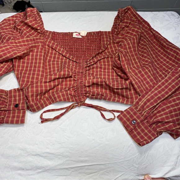 Levi’s Puff Sleeve Plaid Ruched Crop Top Devin Medium Women’s Red Long Sleeve - Picture 14 of 16
